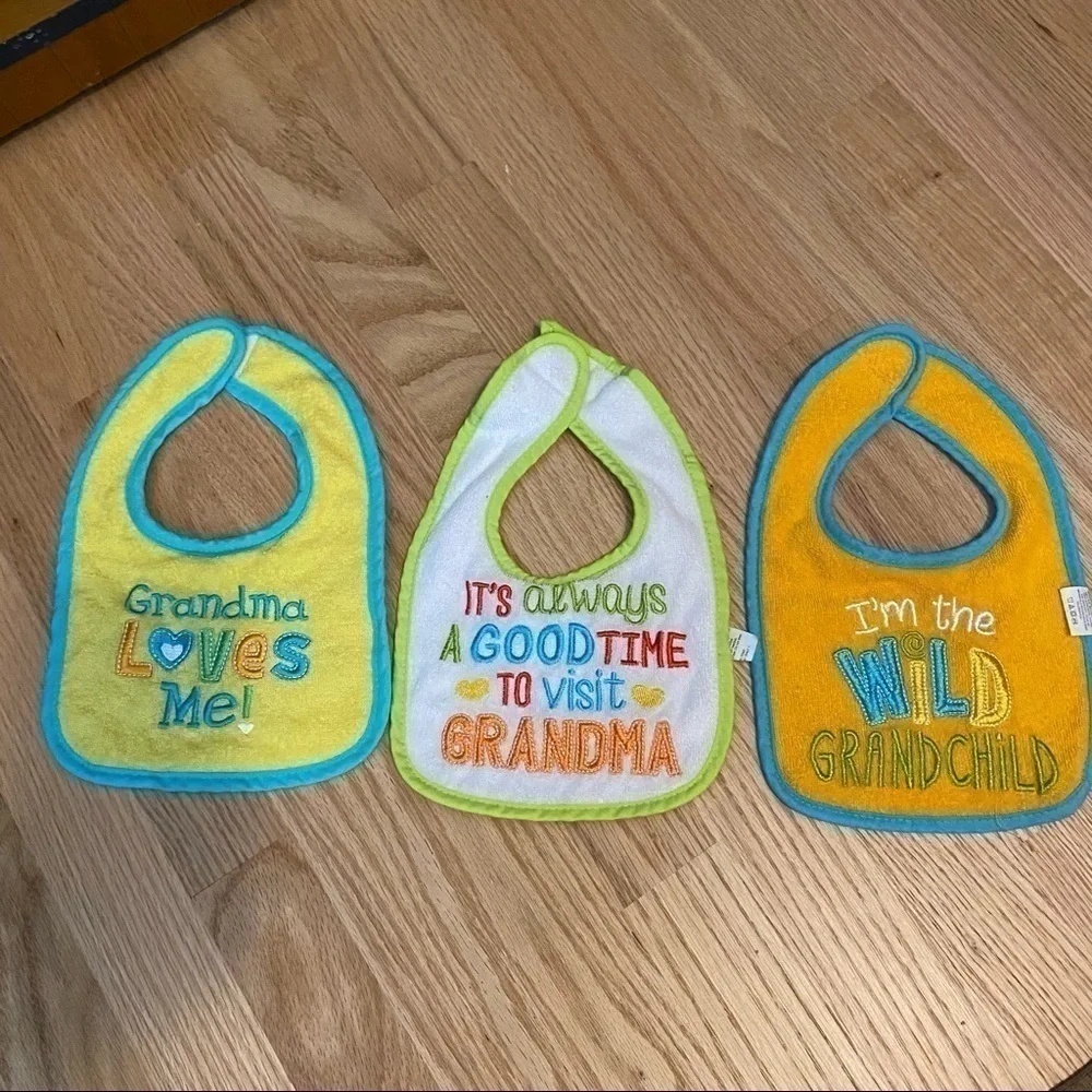 N/A grandma bib